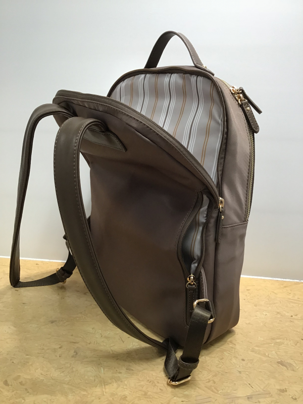 Aceコラボ レディス バックパックが新入荷 ショップニュース 香林坊東急スクエア